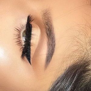 Meet your Posher, Maya